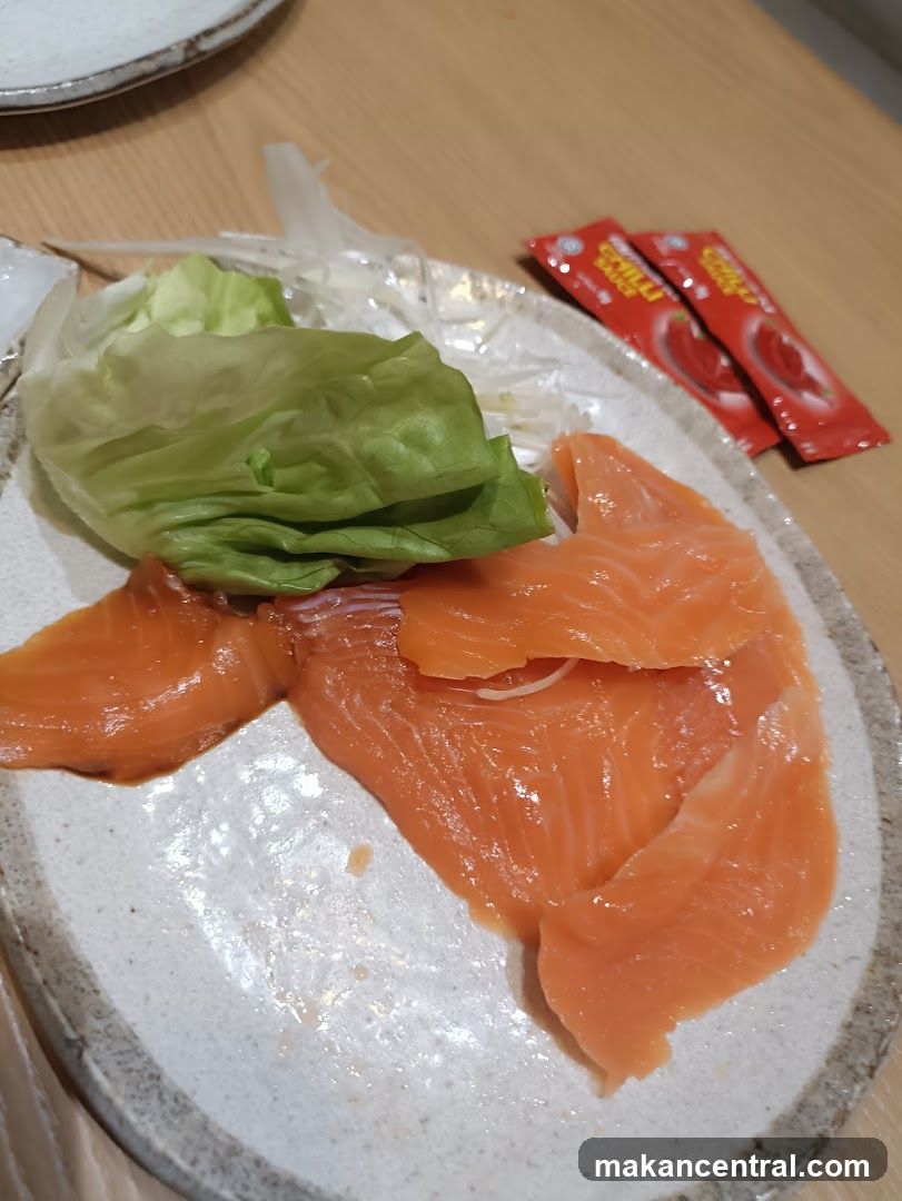 Salmon Sashimi with Lettuce and Chili Sauce