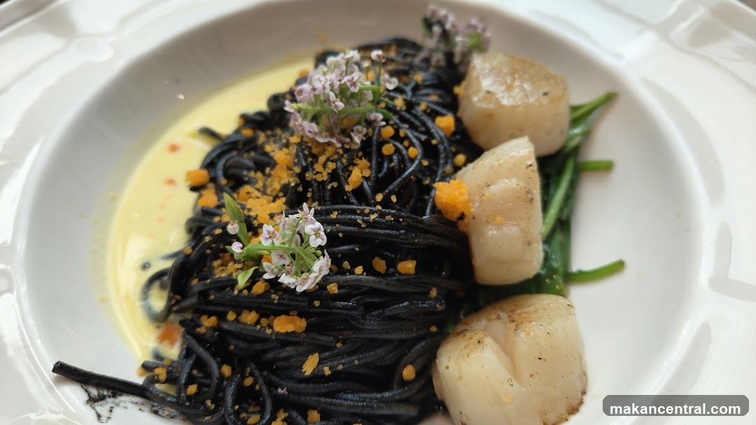 Black Spaghetti with Scallops
