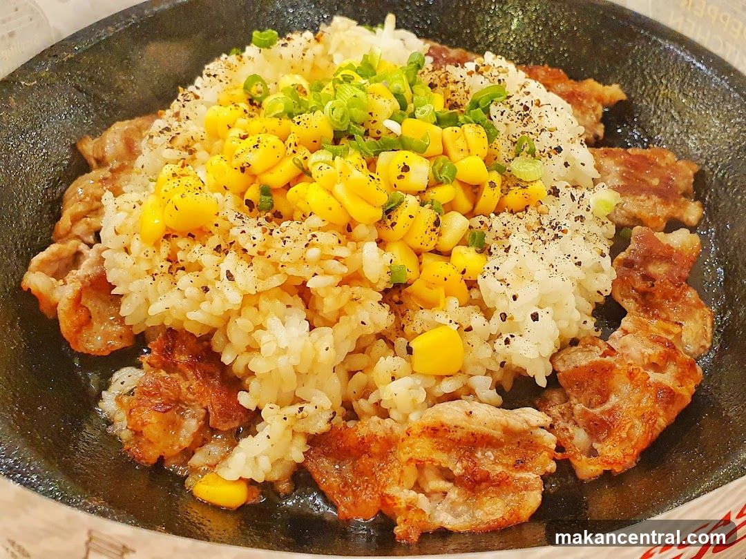 Sizzling Rice Dish with Beef and Corn