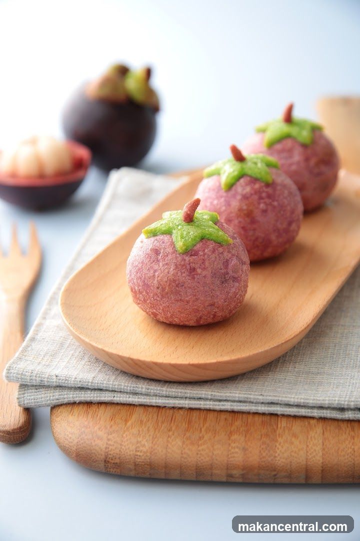 Mangosteen-shaped Desserts