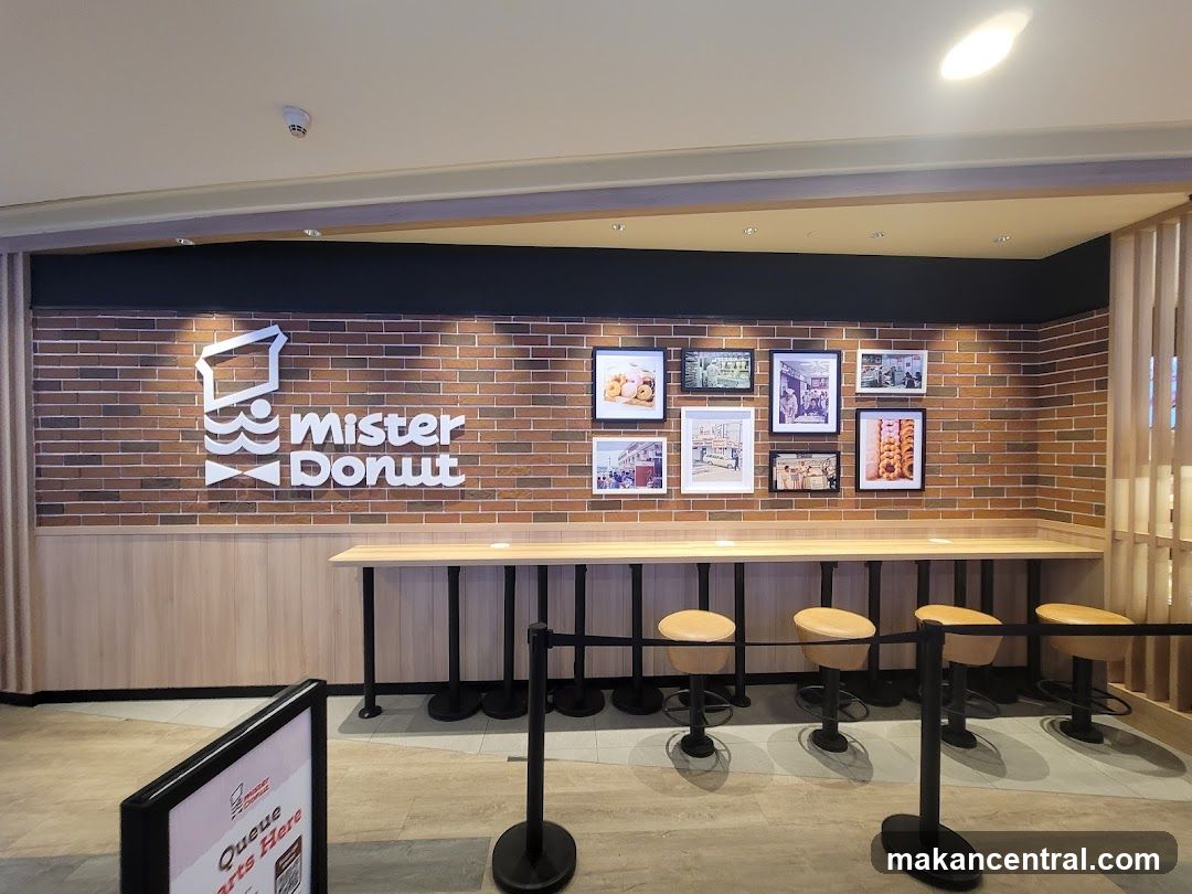 Mister Donut Interior