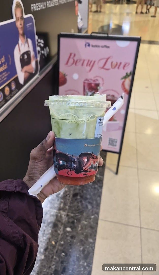 Luckin Coffee Berry Love Drink