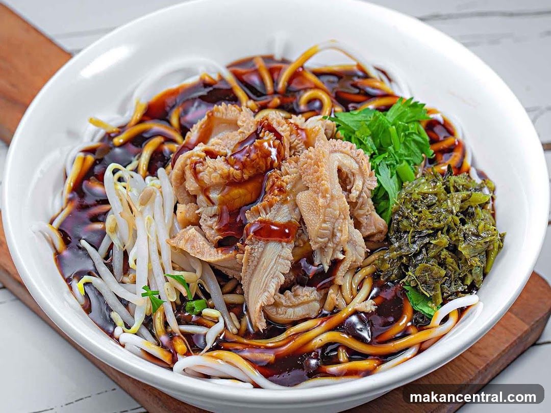 Noodles with Tripe and Pickled Greens