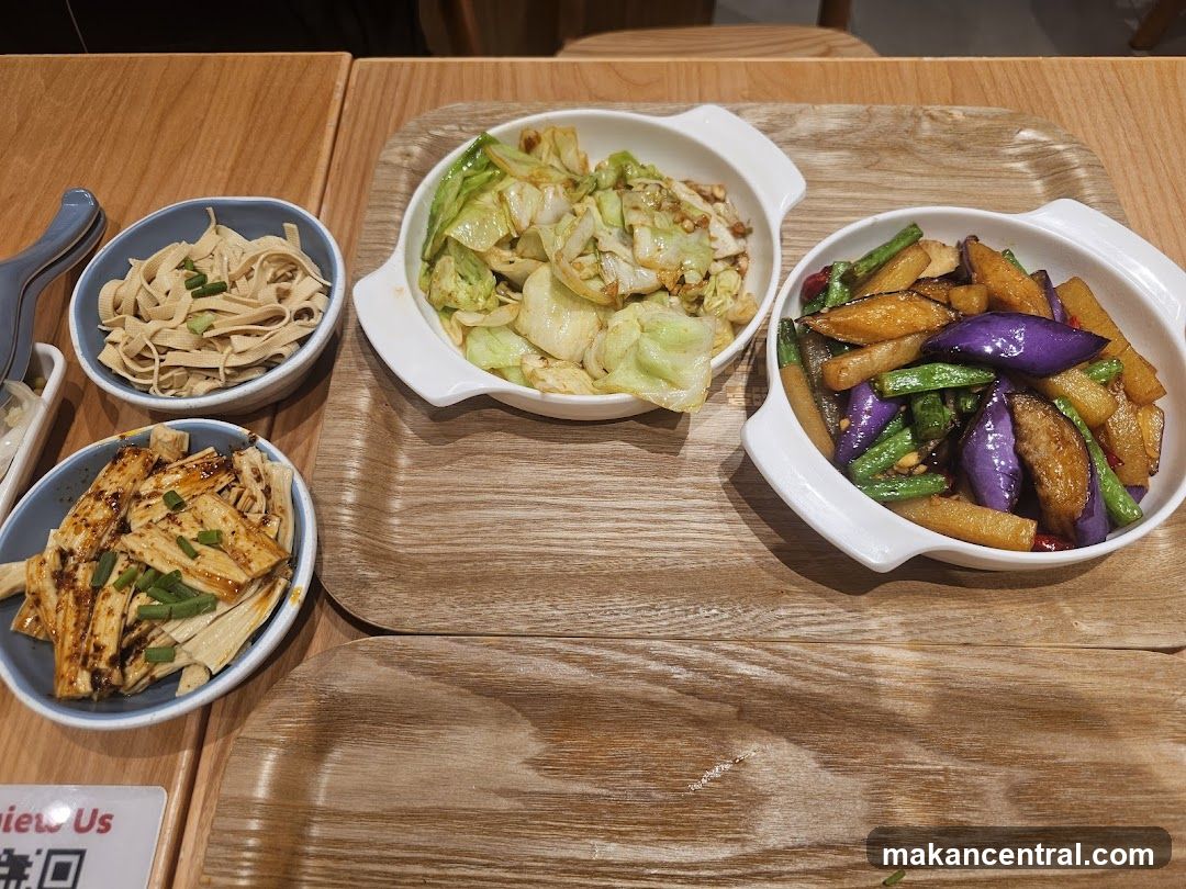 Dishes of Stir-Fried Vegetables and Tofu Skin