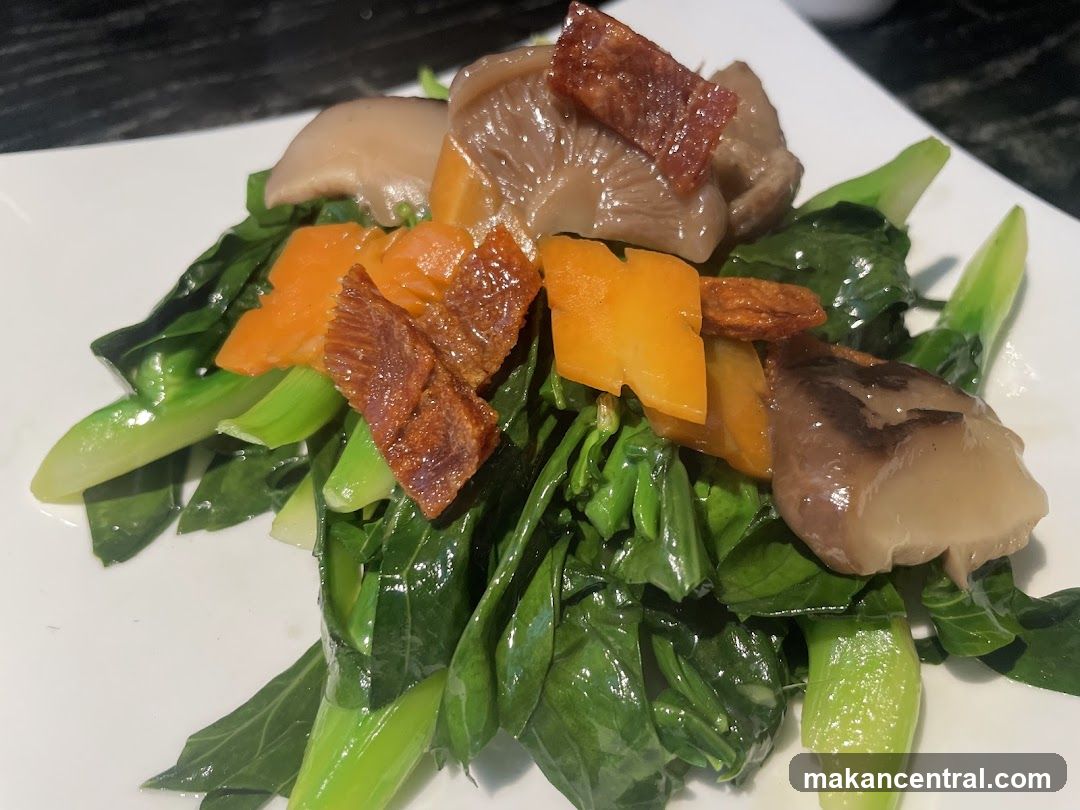 Stir-fried Vegetables with Mushrooms and Meat