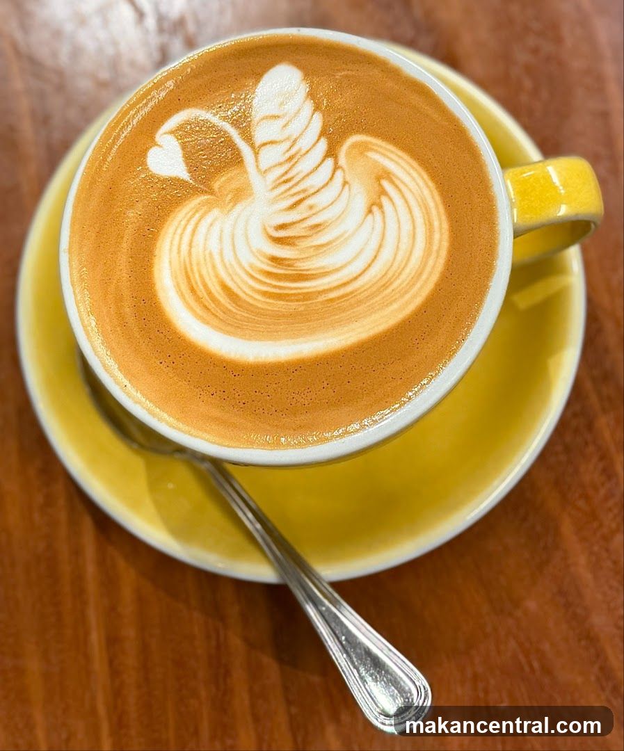 Latte with Swan Art