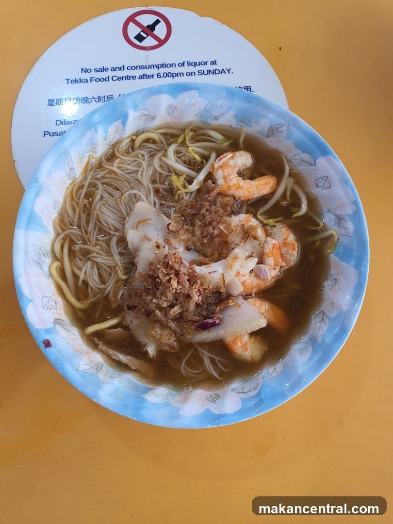 Noodle Soup with Shrimp and Fish Cake