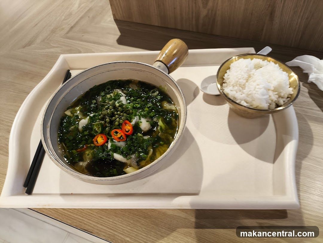 紅炉酸菜鱼 Hong Lu Sauerkraut Fish