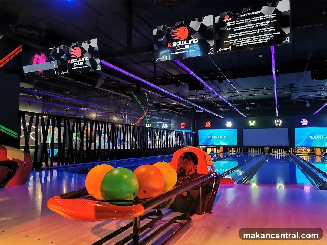 K Bowling Club Interior