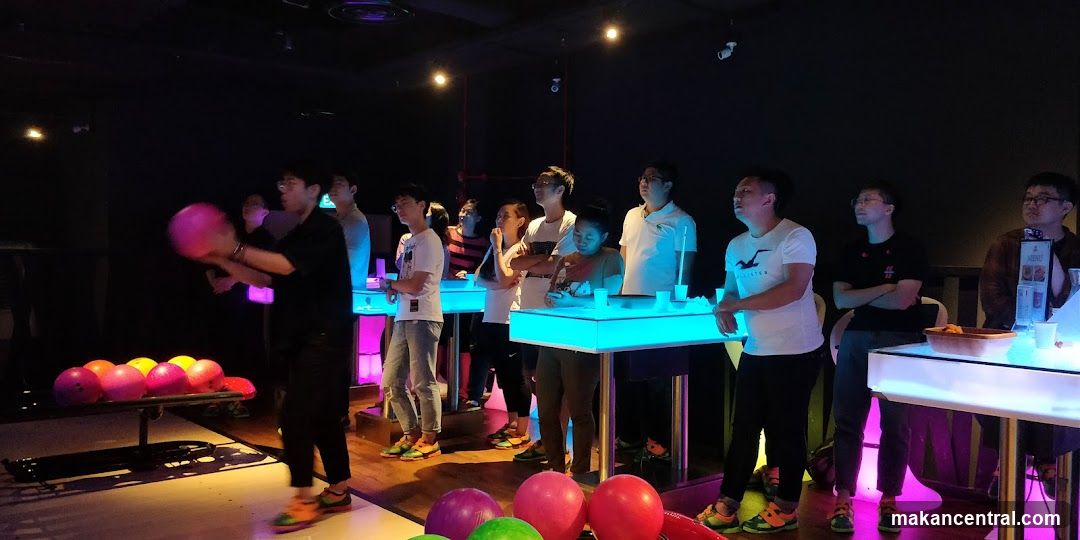 People bowling