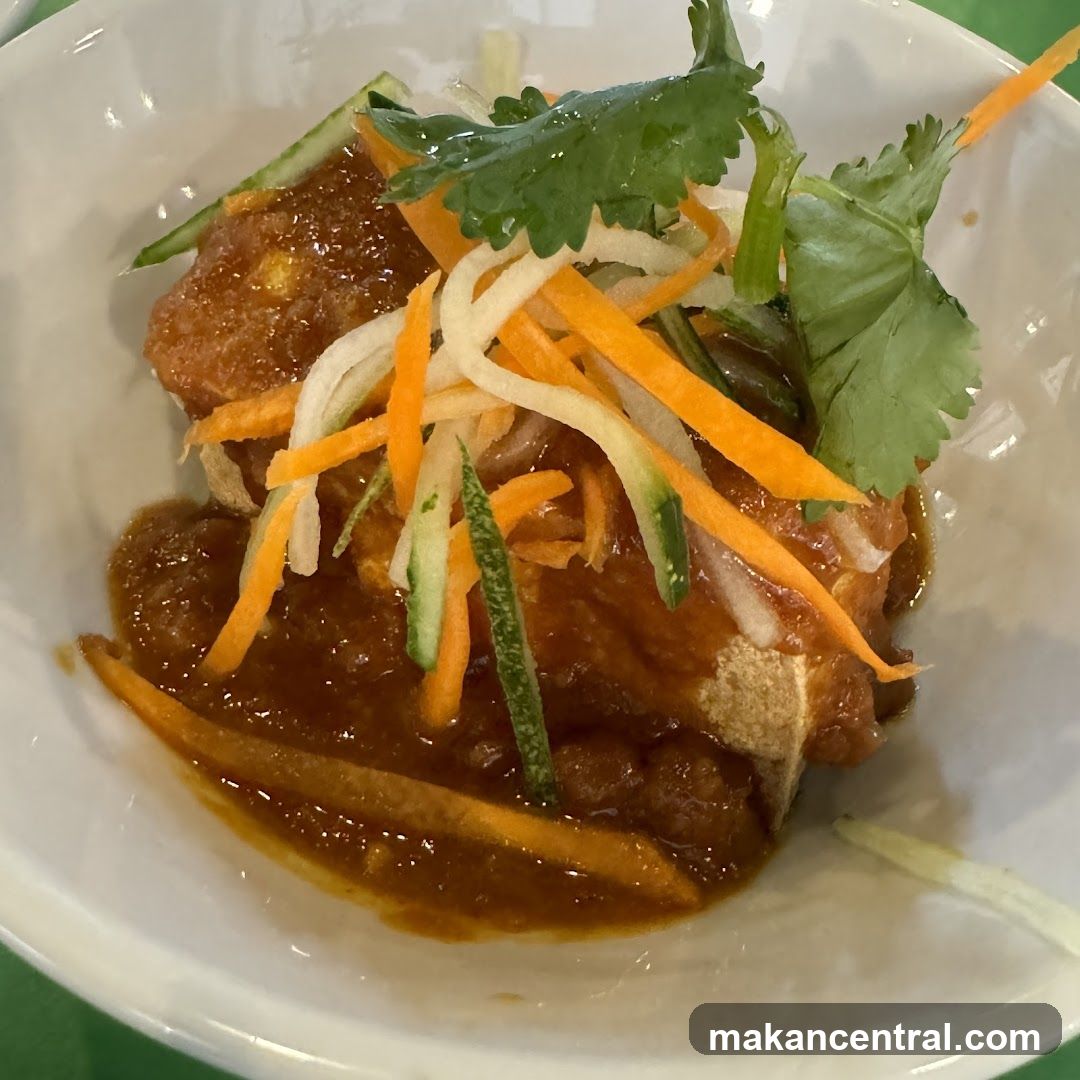 Fried Tofu with Sauce and Vegetables