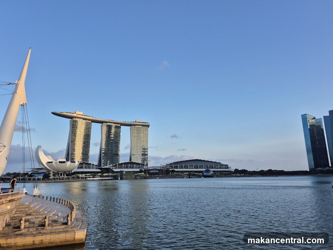 Marina Bay Sands and Singapore Skyline