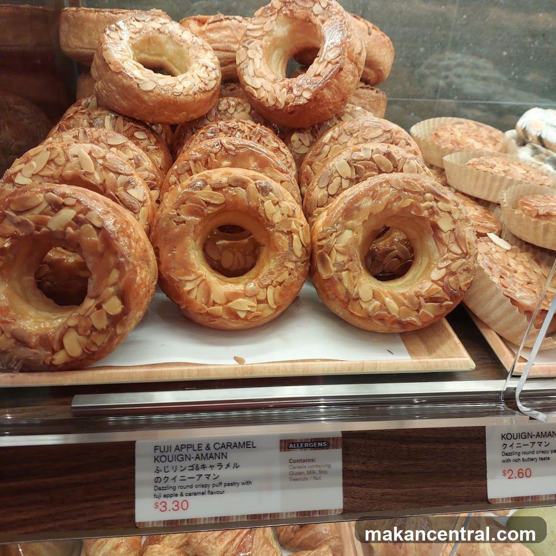 Pastries with Almonds