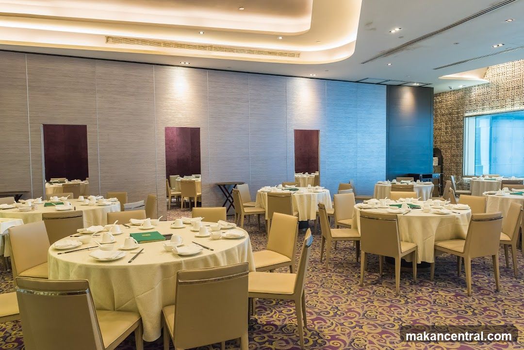 Elegant Banquet Hall Setup