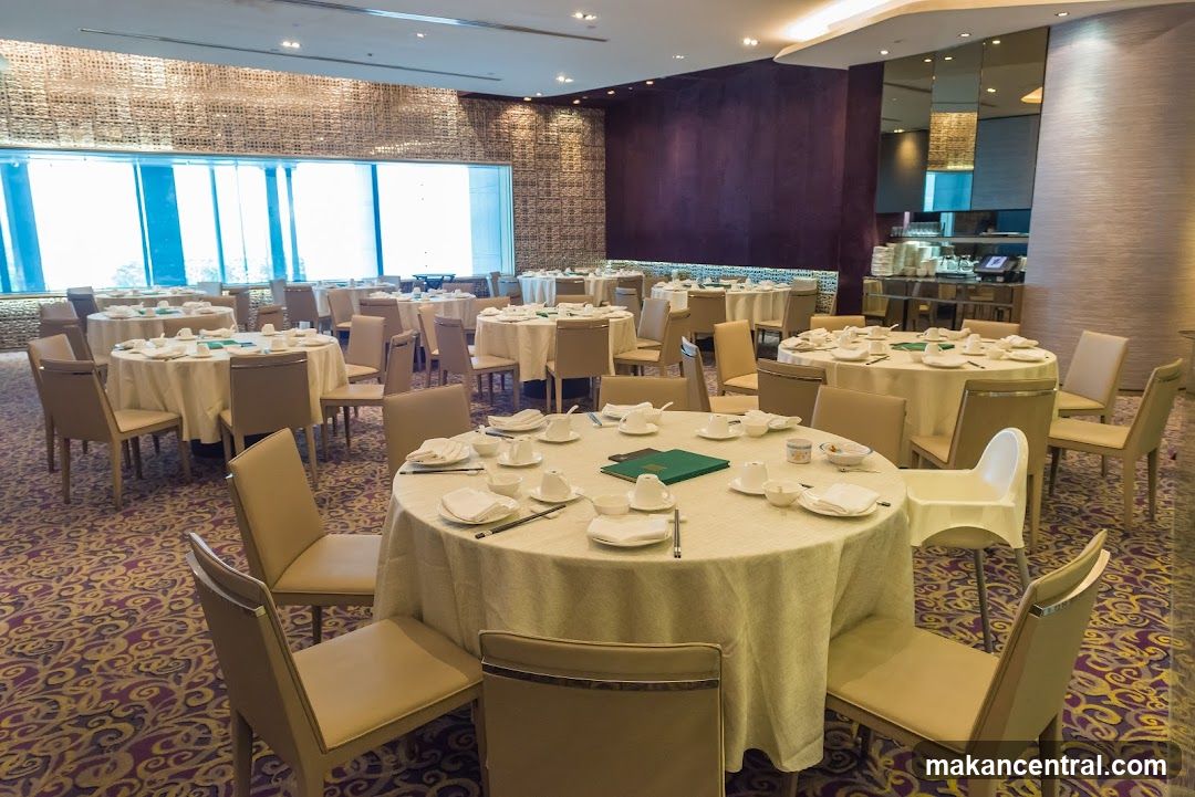 Elegant Dining Hall Setup