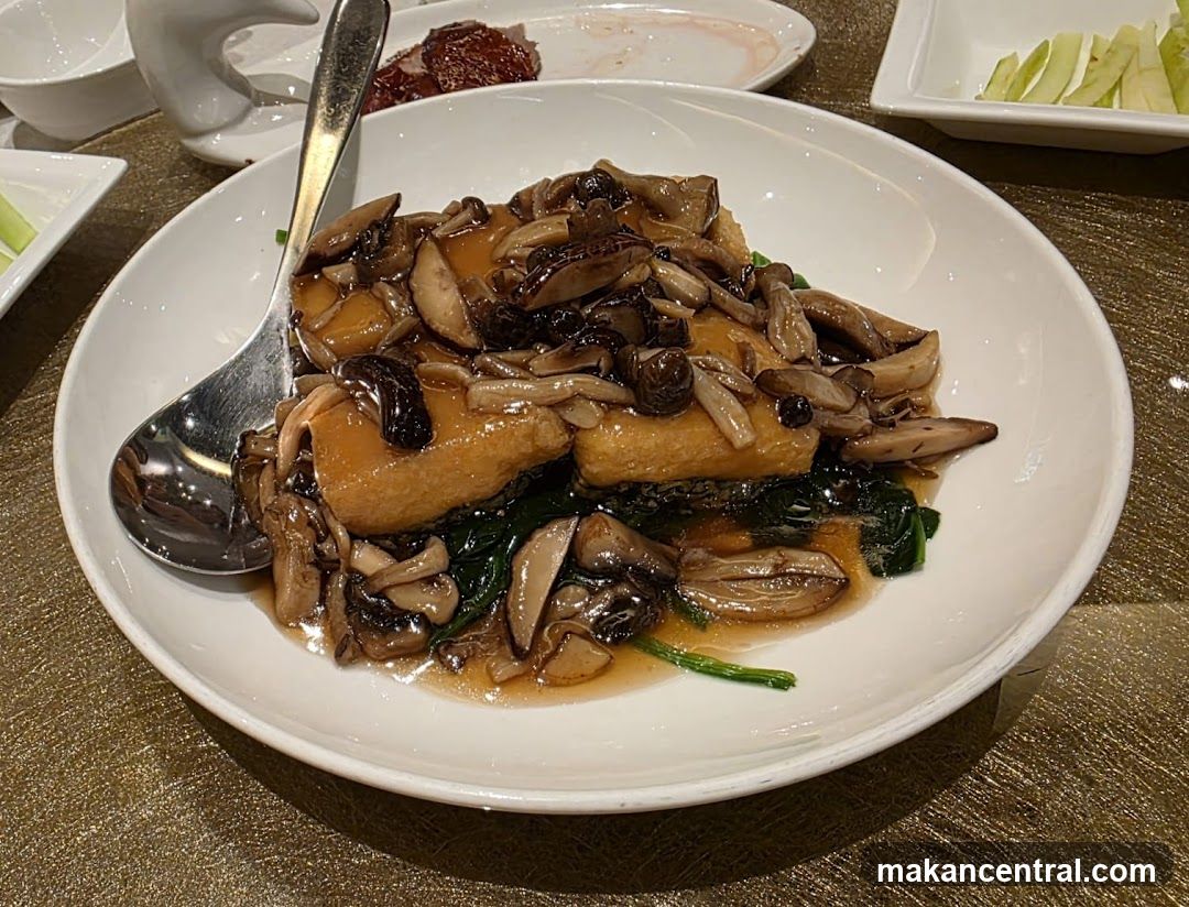 Tofu with Mushrooms and Spinach