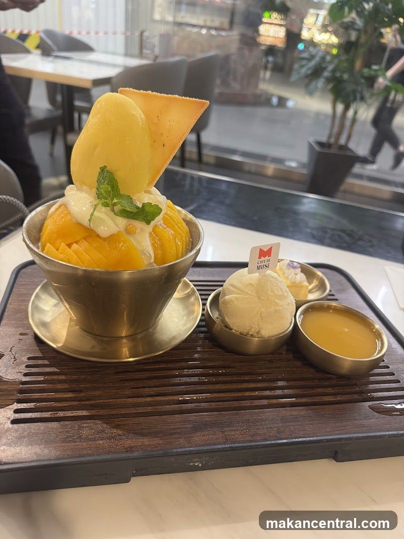 Mango dessert with ice cream
