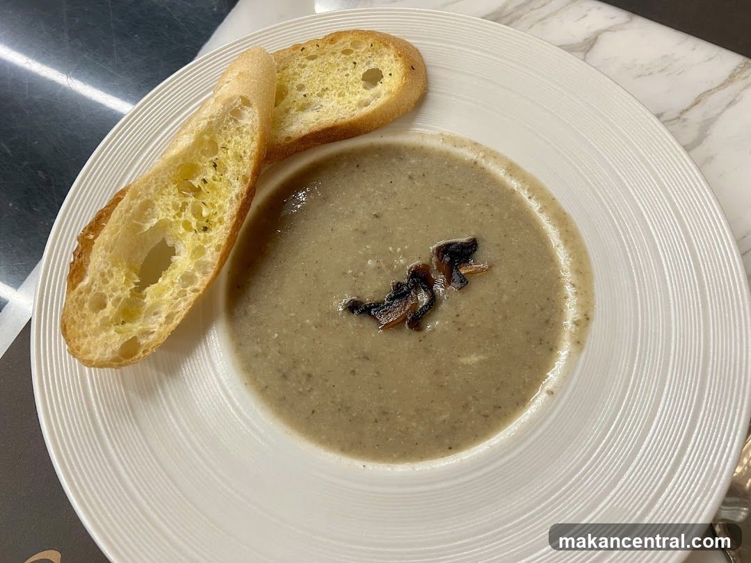 Mushroom Soup with Toasted Bread