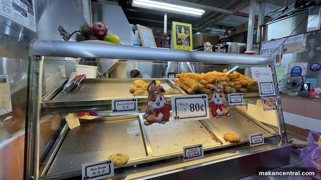 Food stall interior display