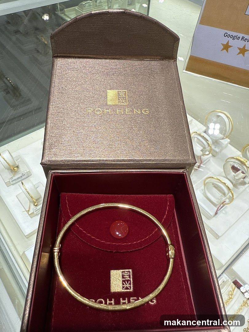 Poh Heng Jewelry Display