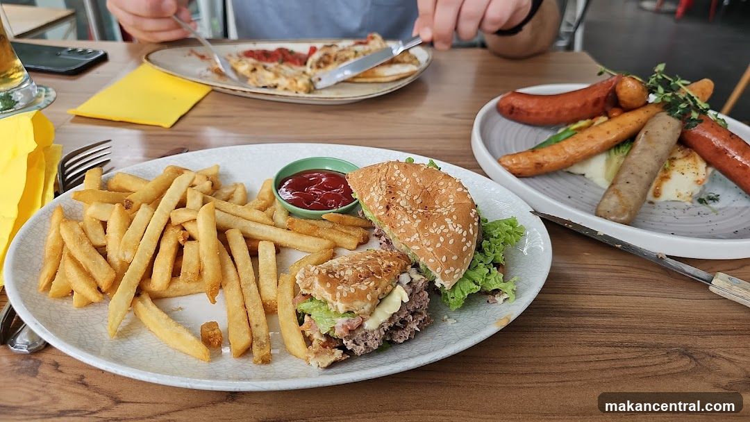 Restaurant Interior Dining Scene