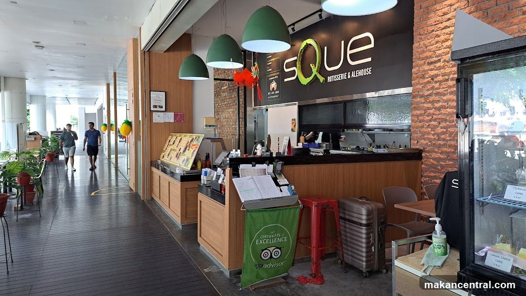 Sque Rotisserie & Alehouse Interior