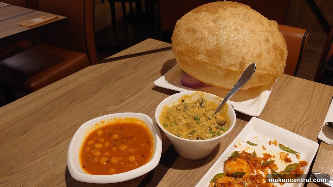 Restaurant Interior Food Display