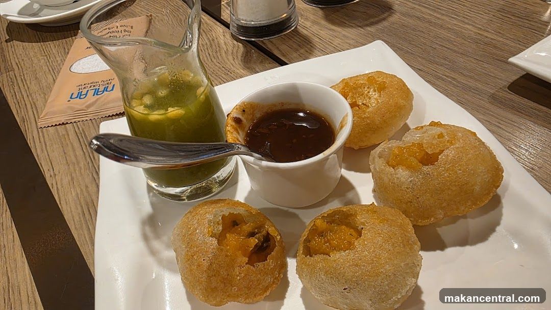 Dessert Plate with Accompaniments