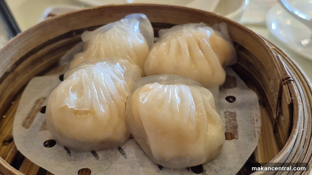 Steamed Dumplings in Bamboo Steamer