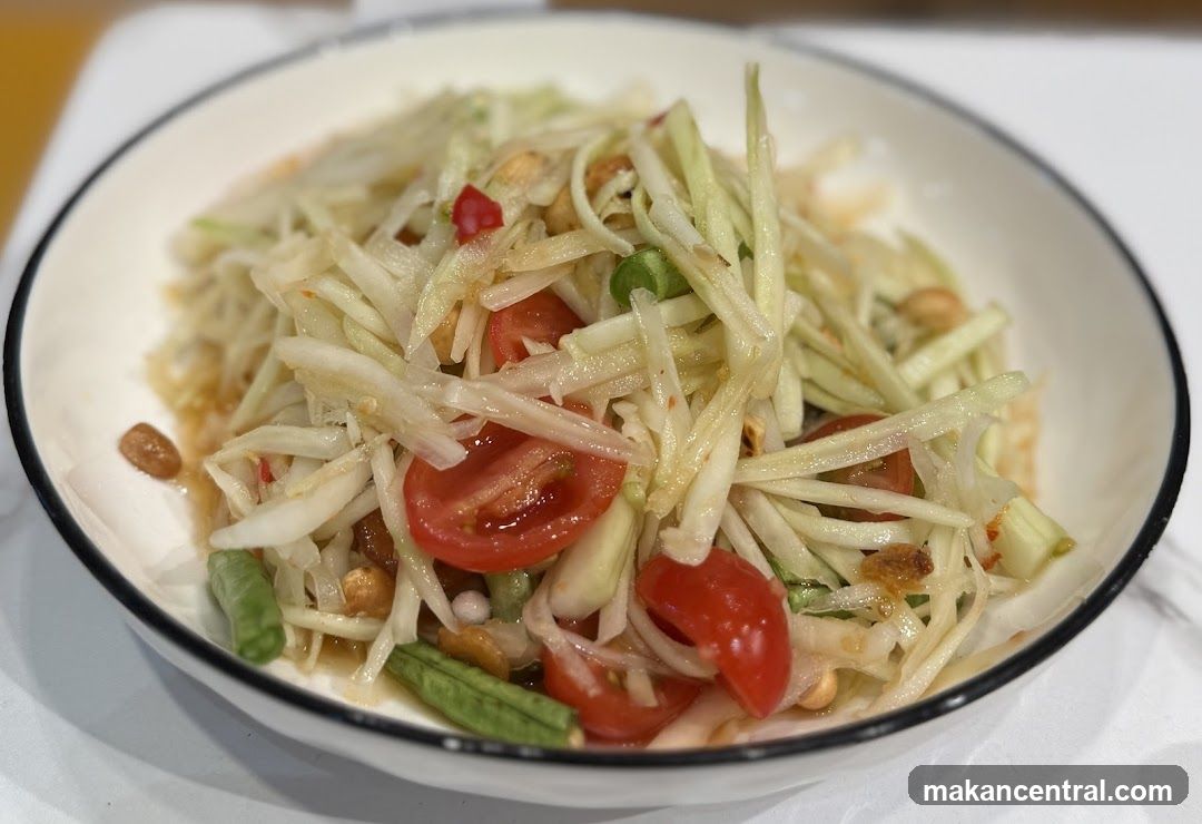 Salad in bowl