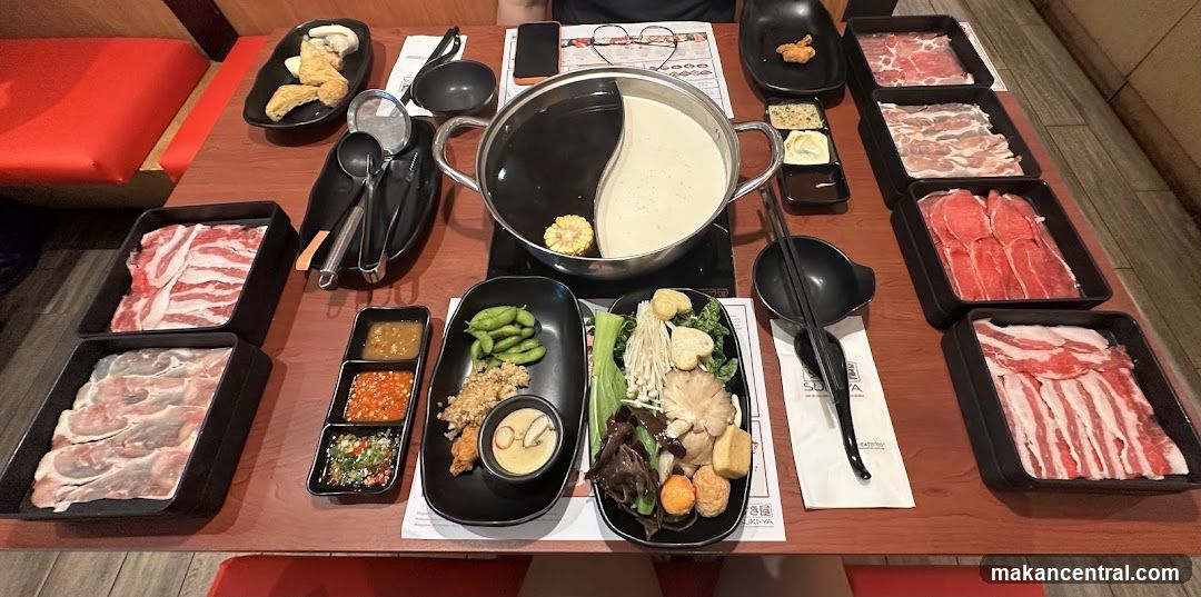 Hot Pot Dining Table Setup