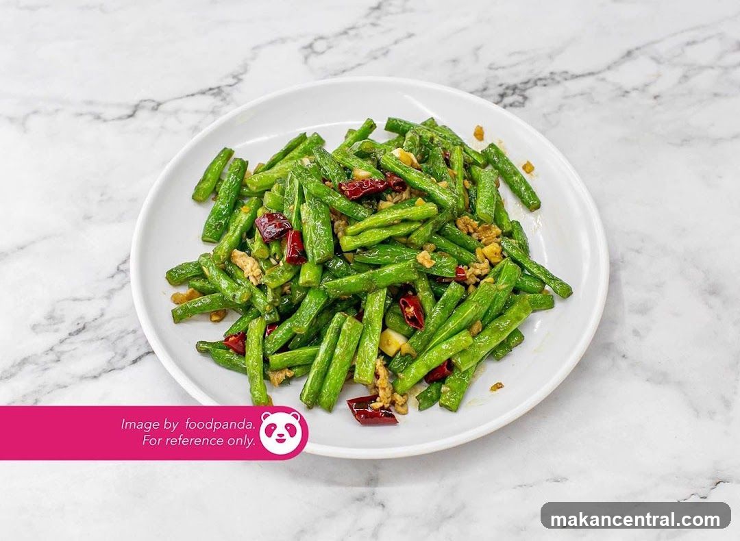 Stir-fried green beans with chili and garlic