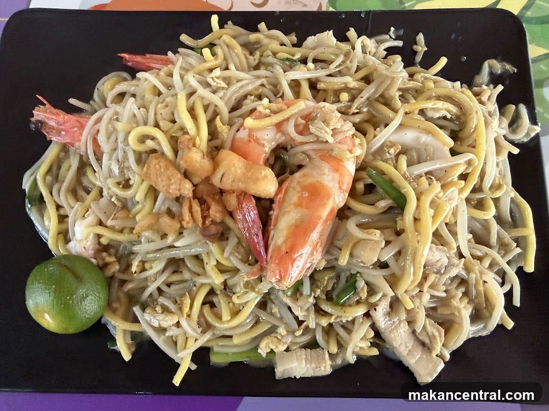 Noodles with shrimp and lime