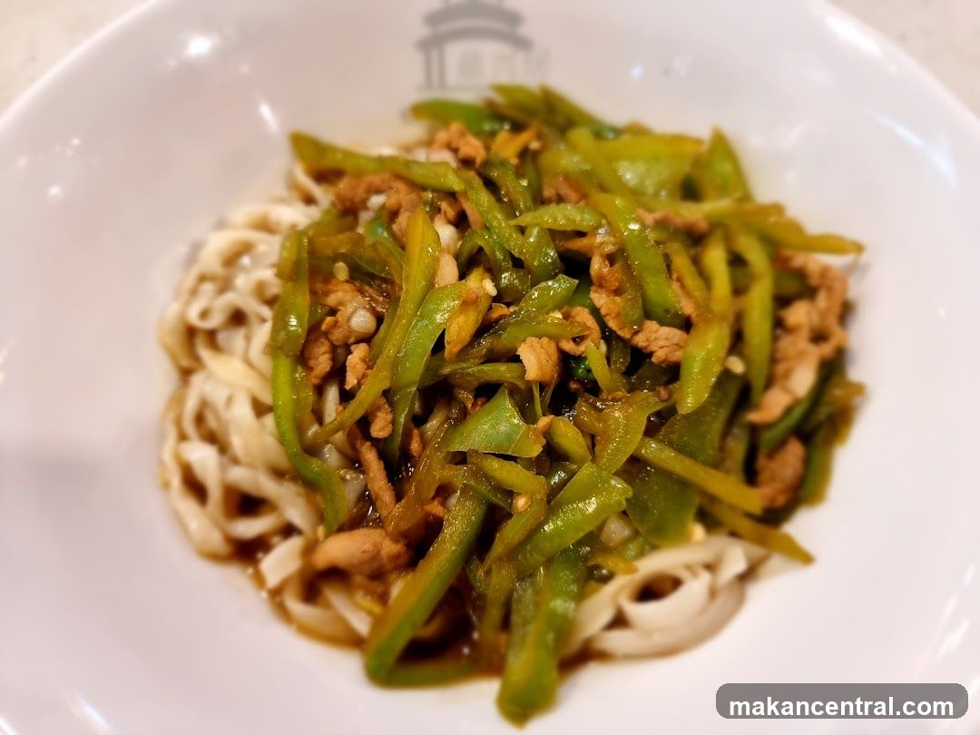 Noodles with Green Peppers and Meat