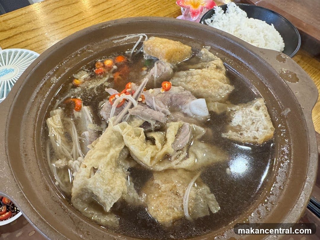 Food dish in clay pot