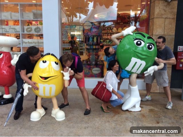 M&M's Storefront Interaction