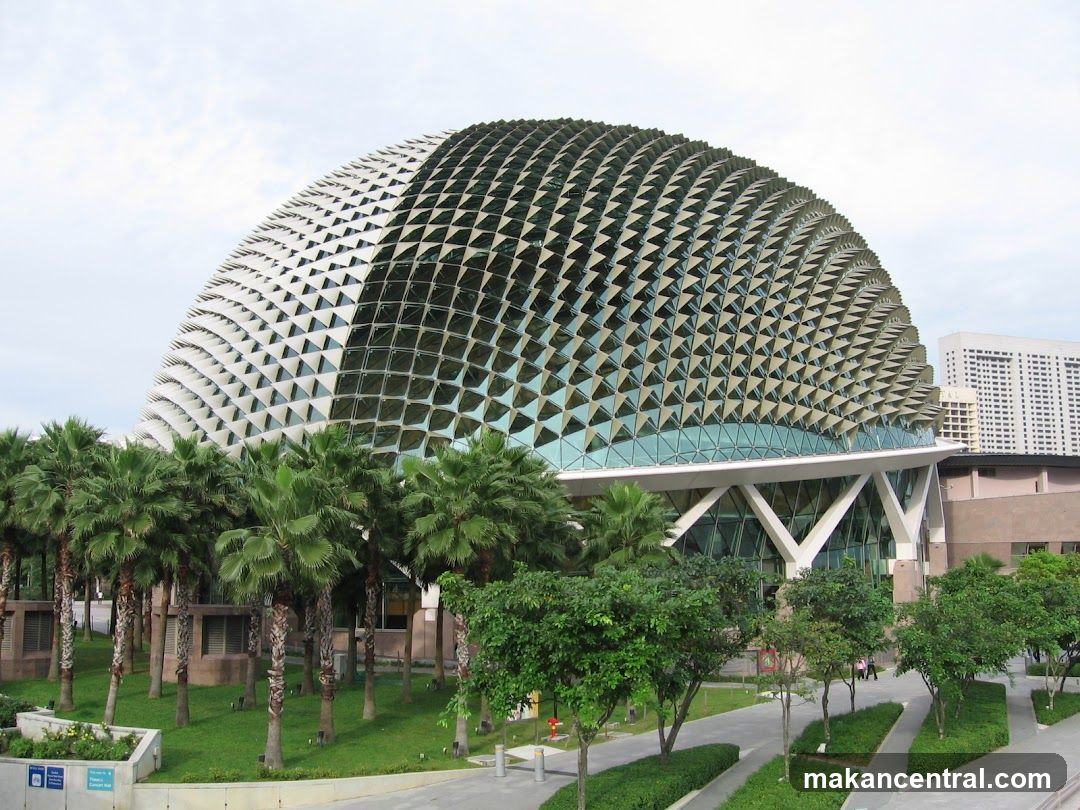 Singapore's Esplanade - The ArtScience Museum