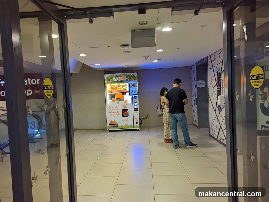iJooz Orange Juice Vending Machine