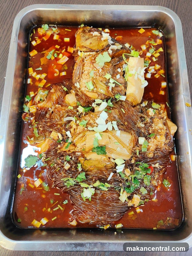 Food dish in metal tray