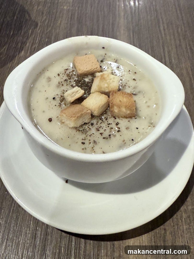 Creamy Soup with Croutons