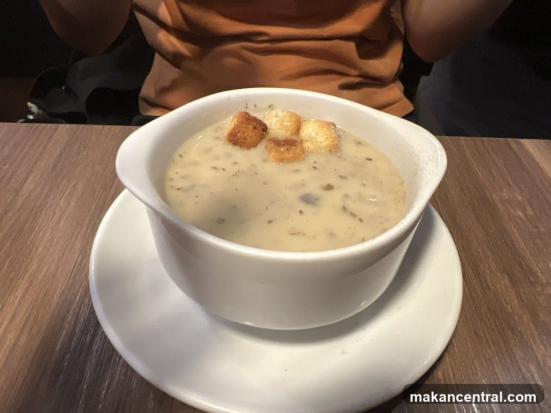 Creamy Mushroom Soup with Croutons
