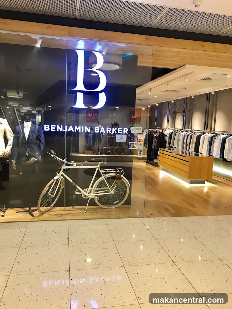 Benjamin Barker, Marina Square