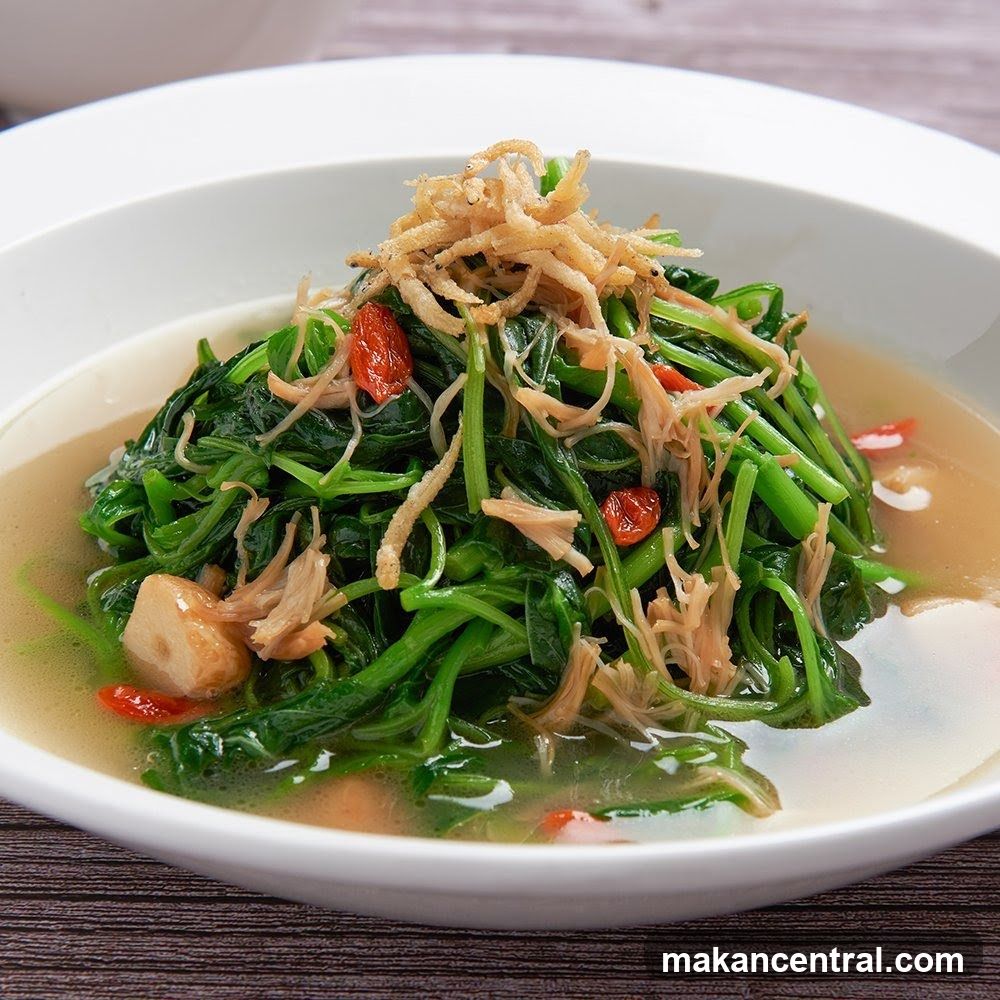 Stir-fried Water Spinach with Crispy Anchovies