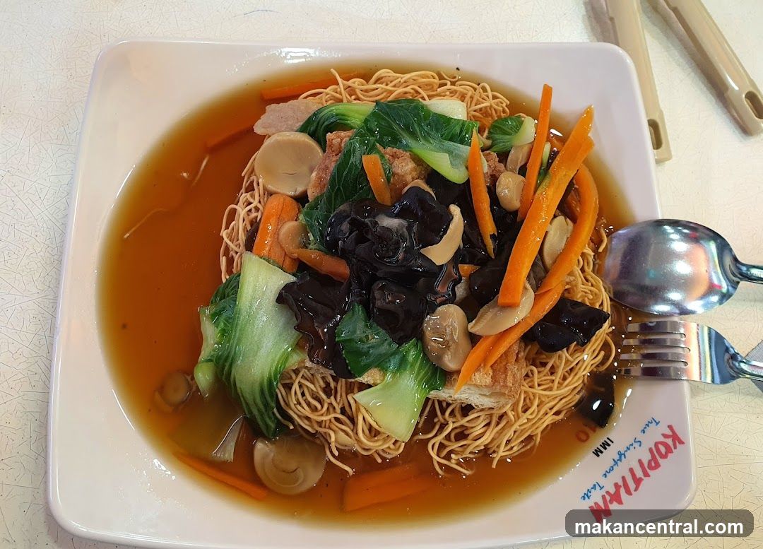 Crispy Noodles with Gravy
