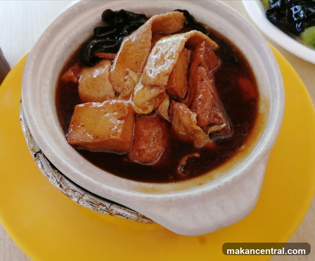 Braised Tofu and Wood Ear Mushroom