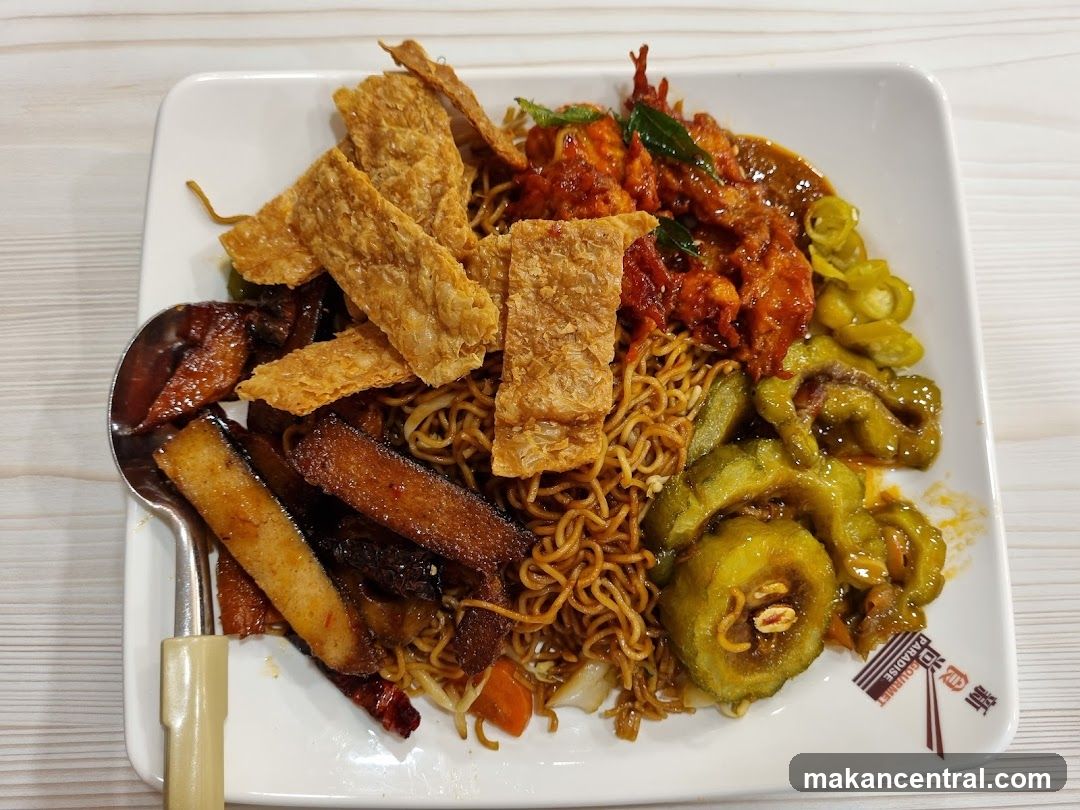 Noodles with Various Toppings