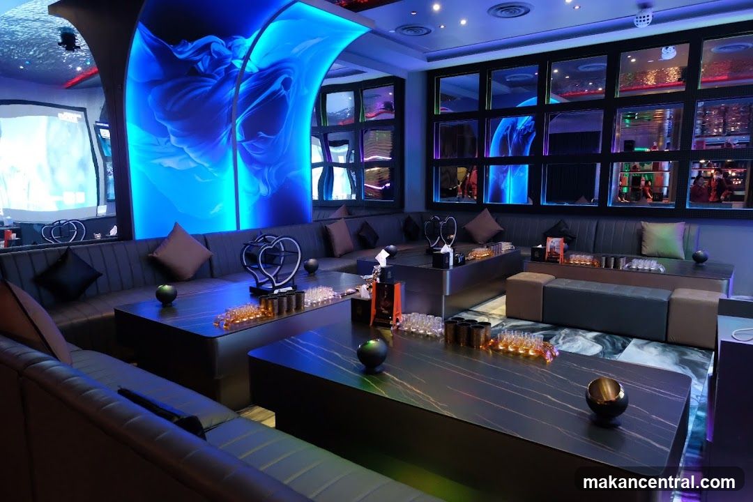 Modern Lounge Seating Area