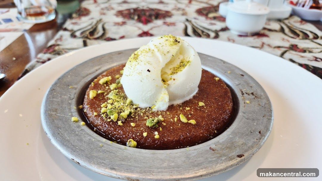 Künefe with Ice Cream