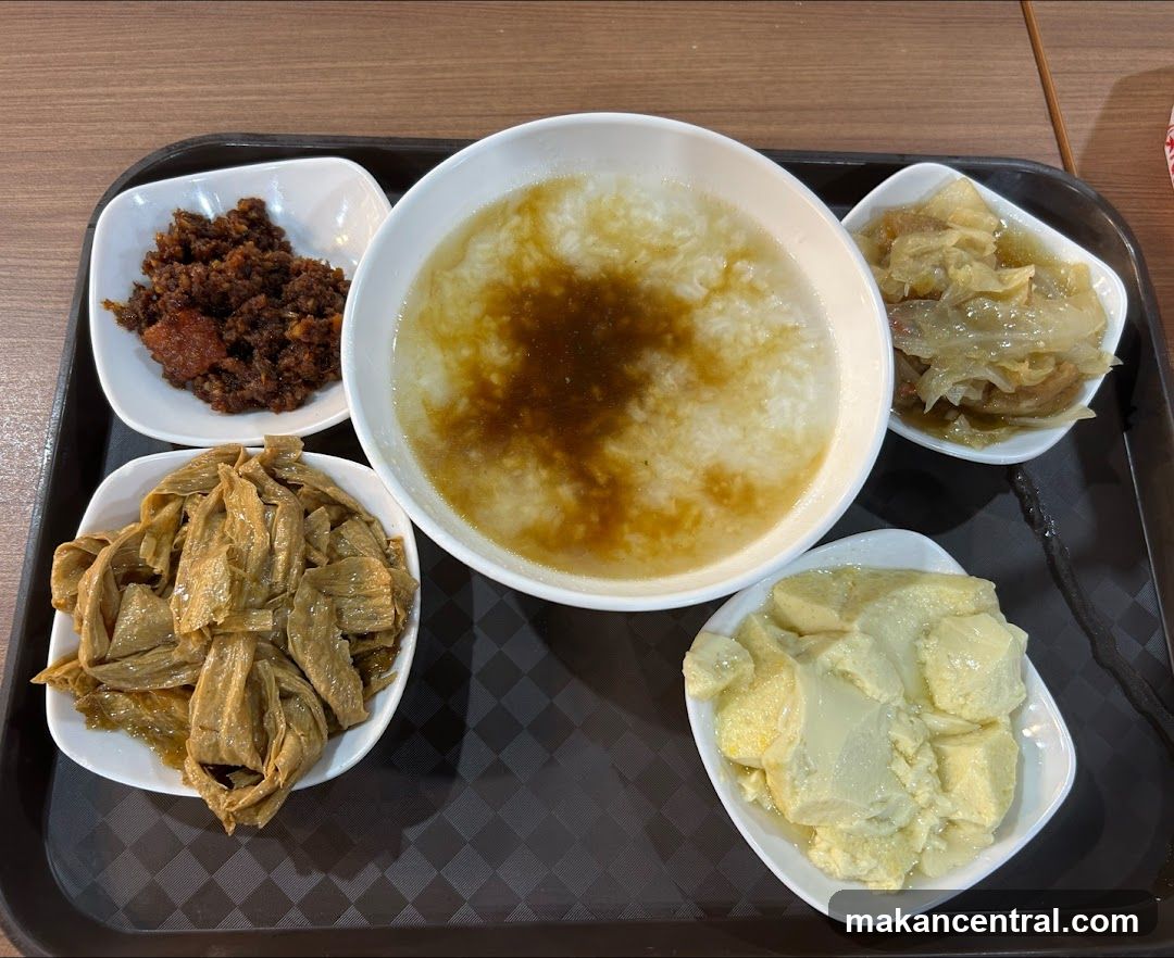 Congee with side dishes
