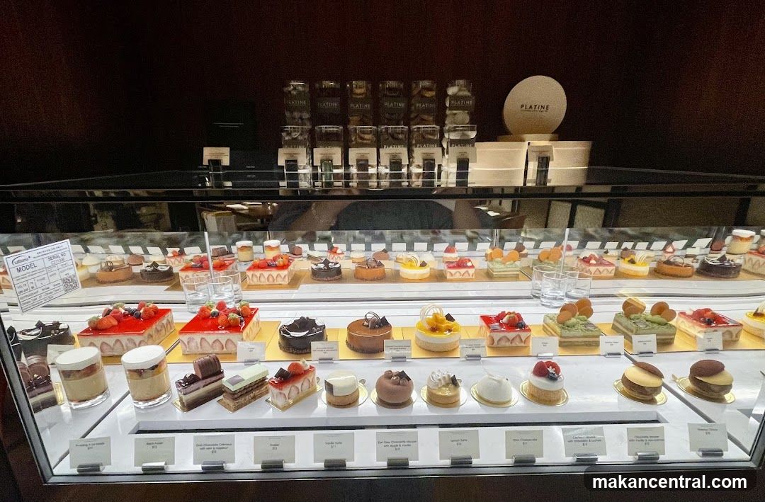 Patisserie Platine by Waku Ghin